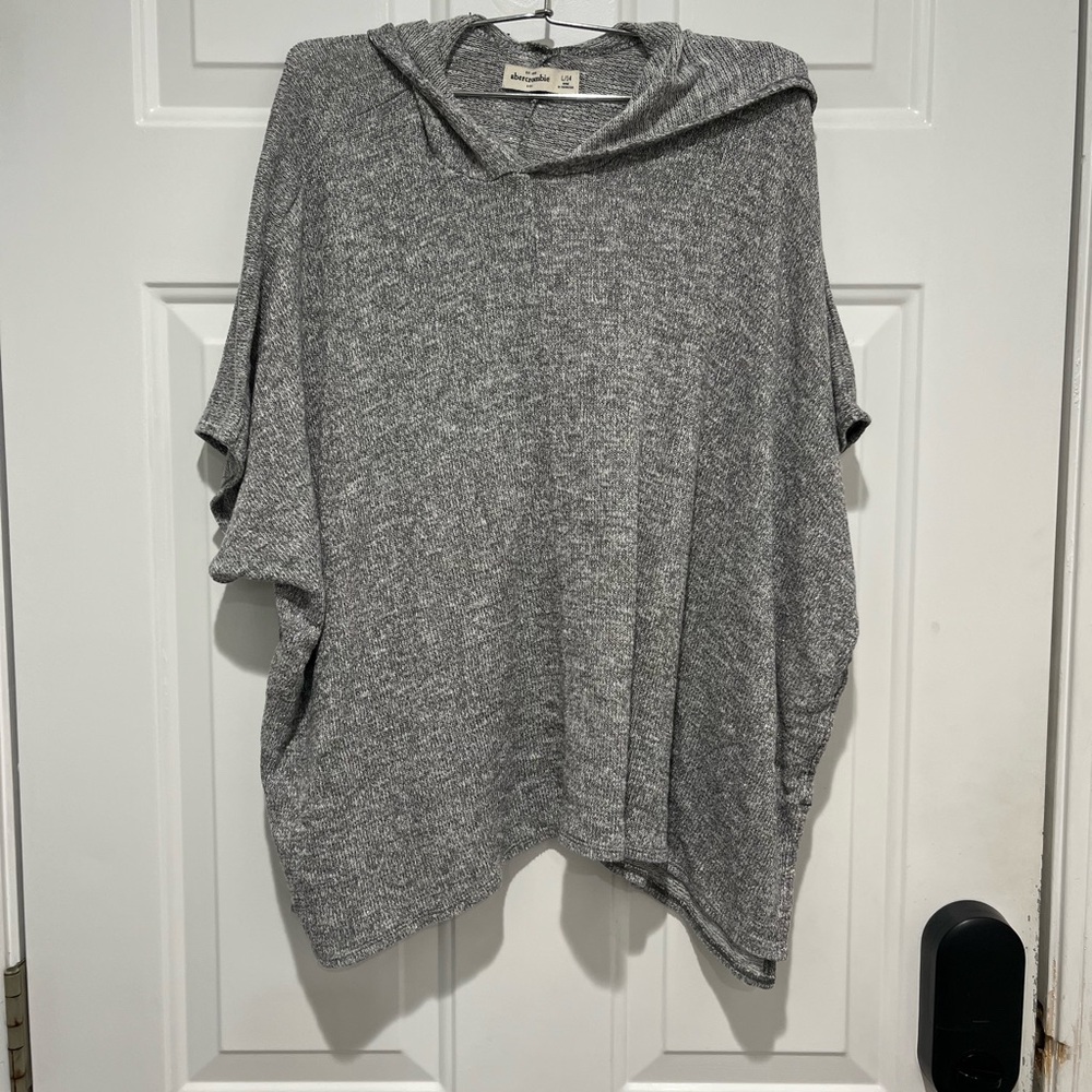 SALE ✳️ Abercrombie & Fitch Kids Gray with Silver Sparkle Hooded Poncho